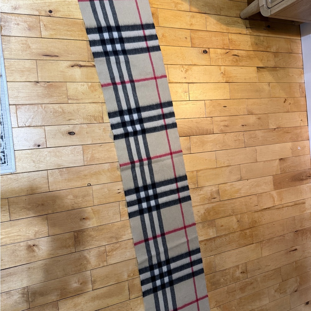 Burberry The Classic Giant Check Cashmere Scarf Archive Beige - Picture 5 of 8